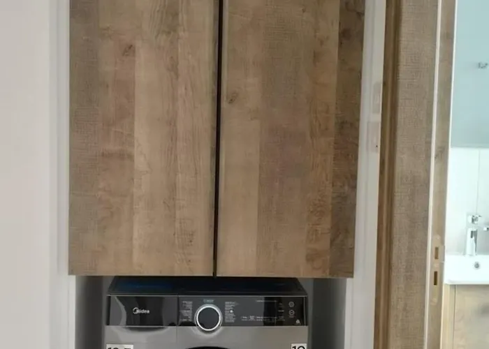 Verasia Acute In Engomi