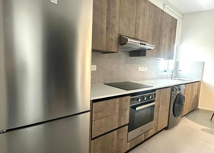 Verasia Acute In Engomi