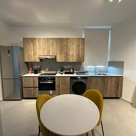 Verasia Acute In Apartment *