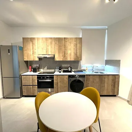 Verasia Acute In Apartment Engomi