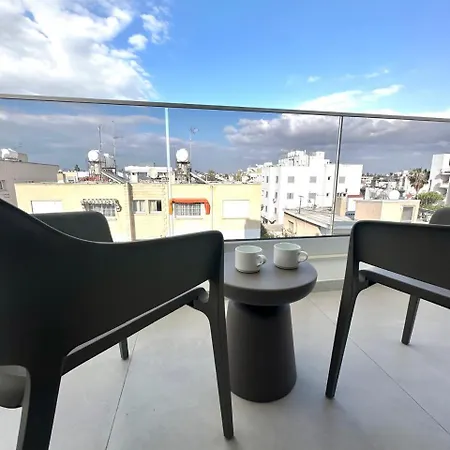 Verasia Acute In Appartement Engomi