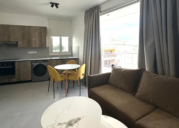 Verasia Acute In Lägenhet Engomi