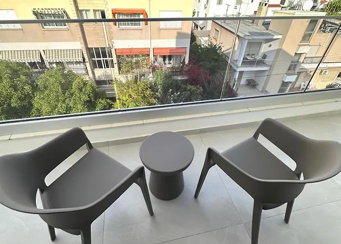 Verasia Acute In Engomi